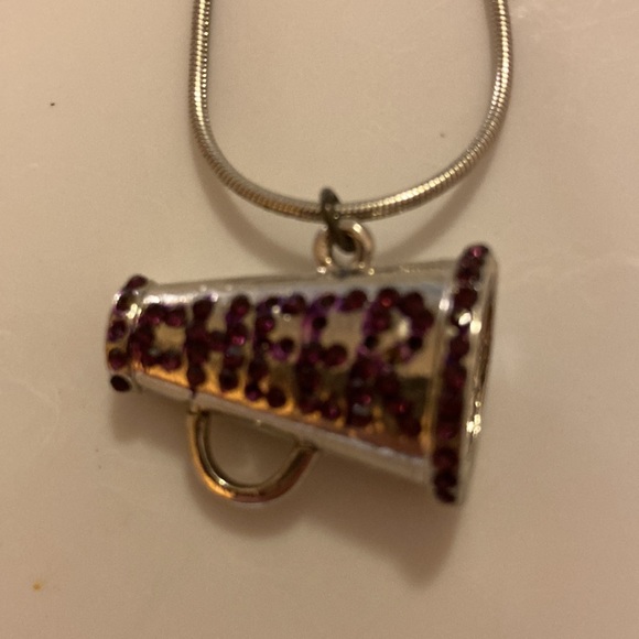 One Cheerleader with Articulated (Moving) Legs and One Megaphone Necklace (2) - Picture 5 of 6